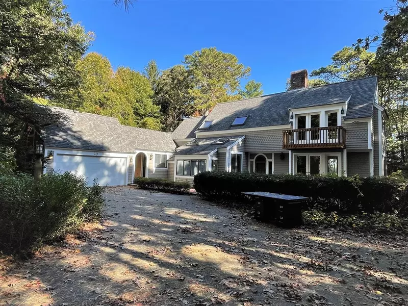 40 Punkhorn Point Rd, Mashpee, MA 02649