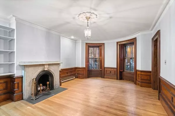 Boston, MA 02118,127 Pembroke St #2