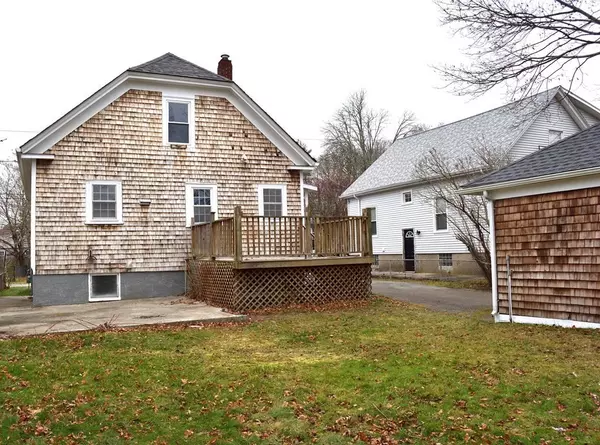 Acushnet, MA 02743,66 Jean St