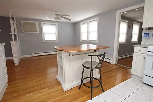 Saugus, MA 01906,33 Holden Avenue