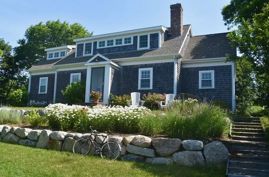 37 Blackberry Ln, Chatham, MA 02633