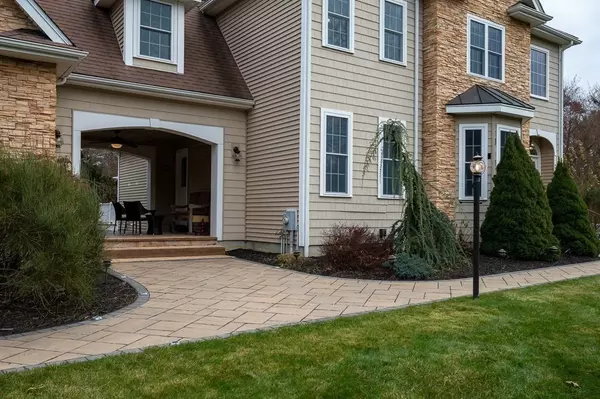 Mendon, MA 01756,26 Bates St