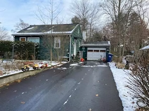 43 Buckingham Dr, Southwick, MA 01077