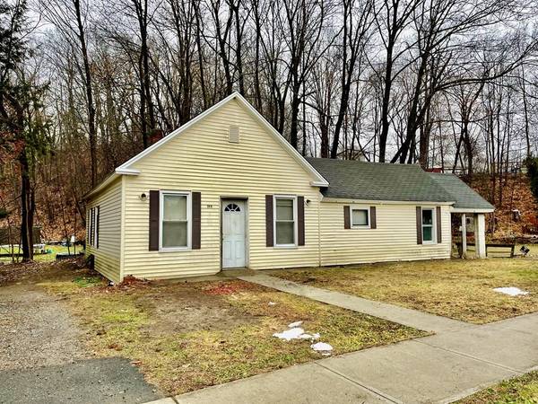 155 Main St, Russell, MA 01008