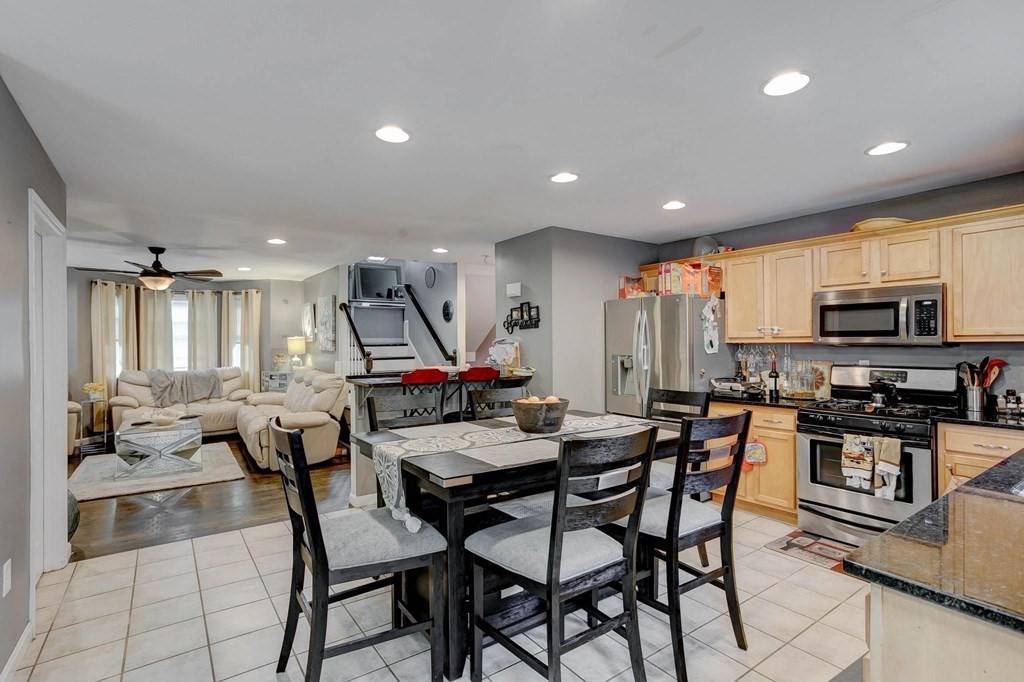 Haverhill, MA 01830,12 Caledonia St #12