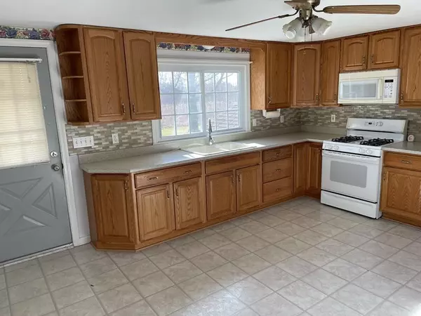 Agawam, MA 01001,25 Randall St