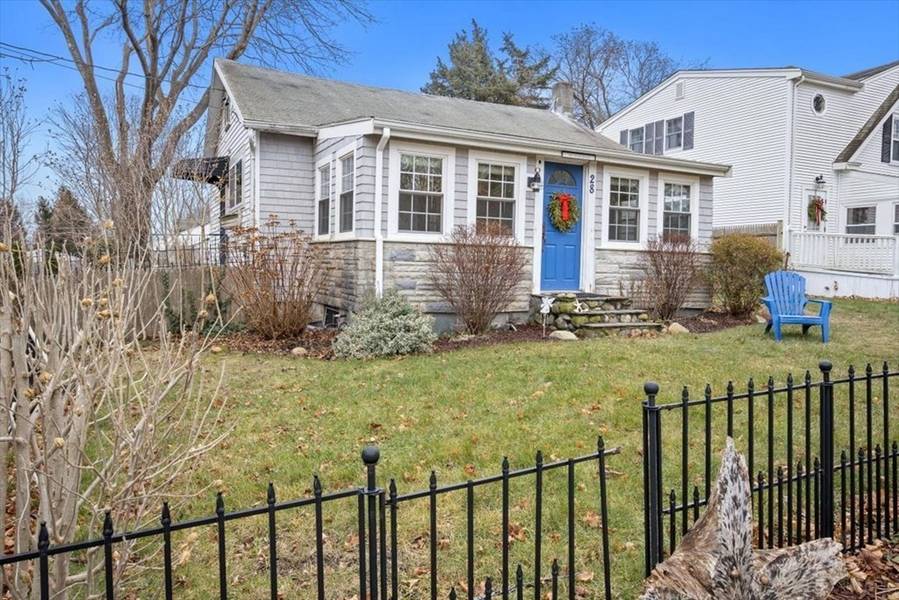 28 Quaker Road, Plymouth, MA 02360