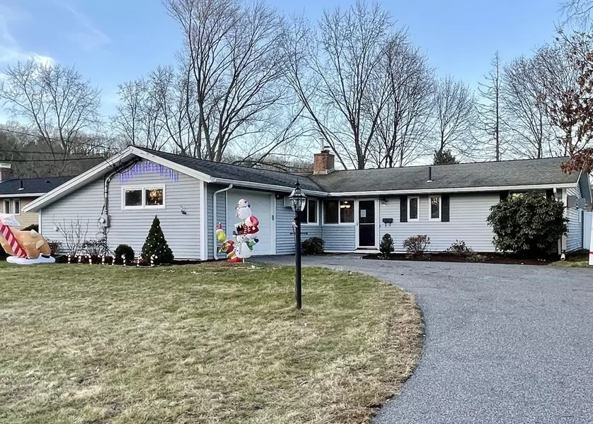 13 Blackthorn Road, Framingham, MA 01701