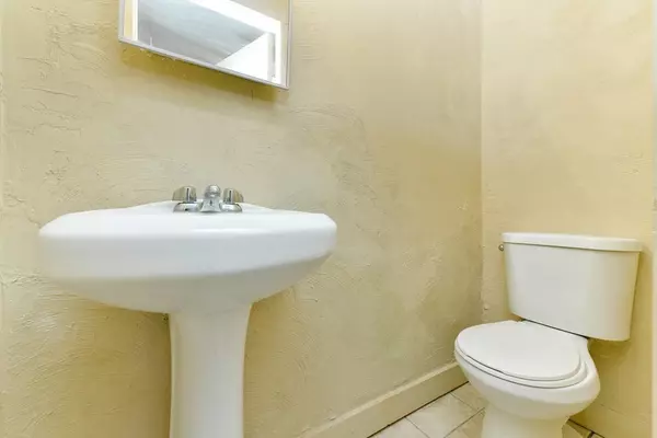 Milton, MA 02186,156 Blue Hill Ave