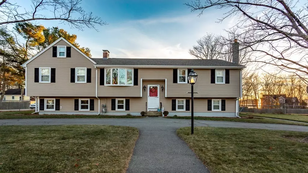 374 Reservoir St, Norton, MA 02766