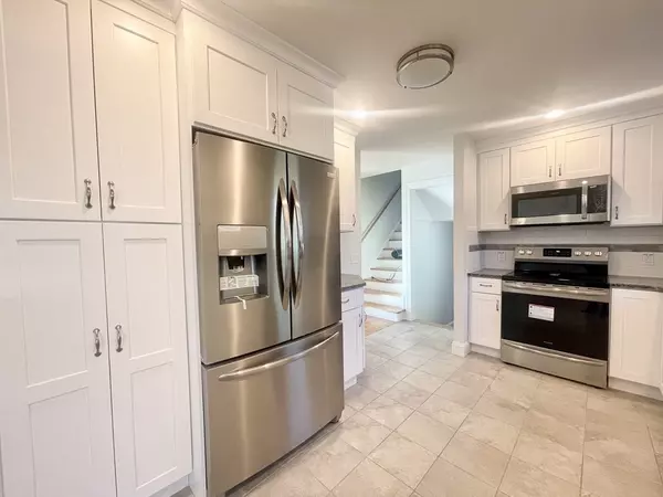 Agawam, MA 01001,28 Oxford Street