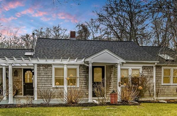 255 Horseneck Rd, Westport, MA 02790