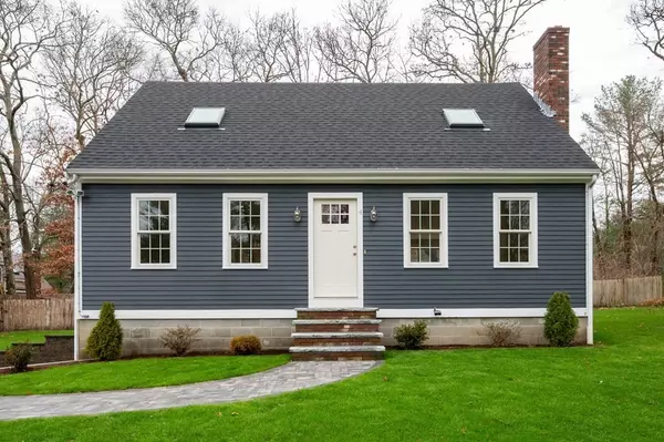 4 Nye St, Pembroke, MA 02359