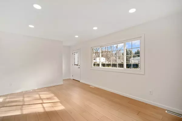 Agawam, MA 01001,114 Carr Ave