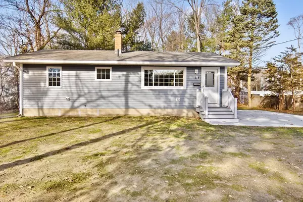 114 Carr Ave, Agawam, MA 01001