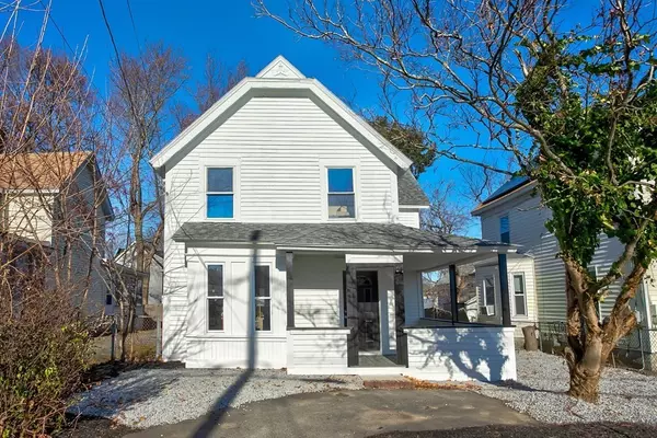 67 C St, Lowell, MA 01851