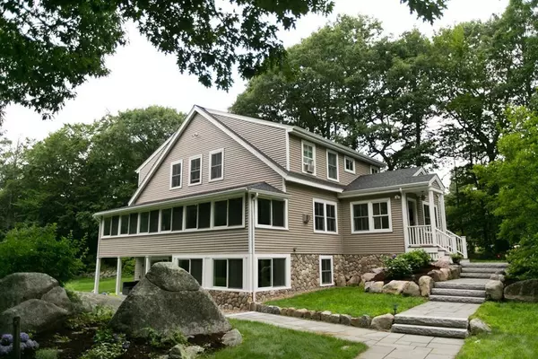 8 Forest Ln, Manchester, MA 01944