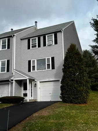 7 Tuck Farm #5, Auburn, MA 01501