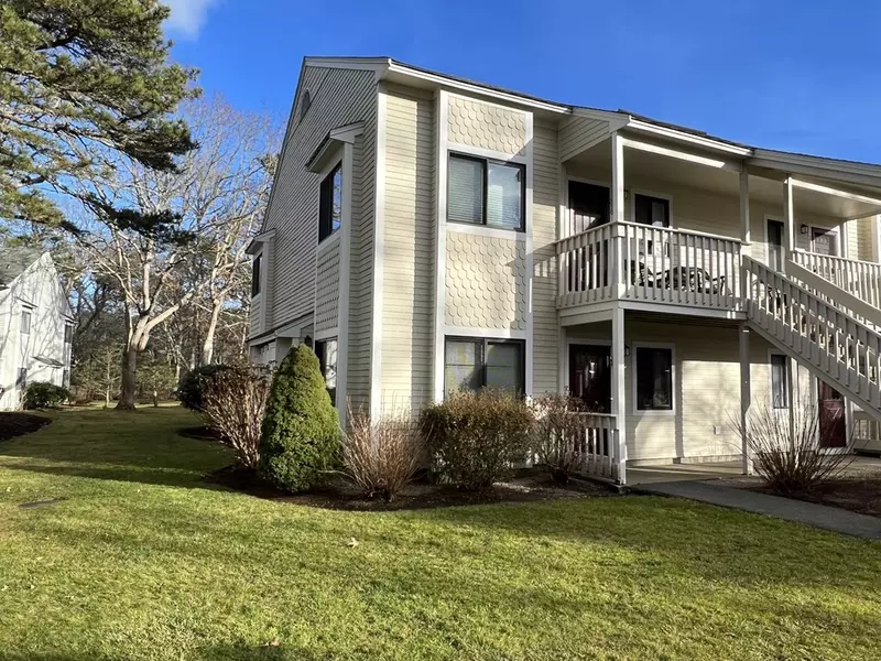 248 Eaton Ln #248, Brewster, MA 02631