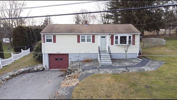 33 Aldea, Dudley, MA 01571