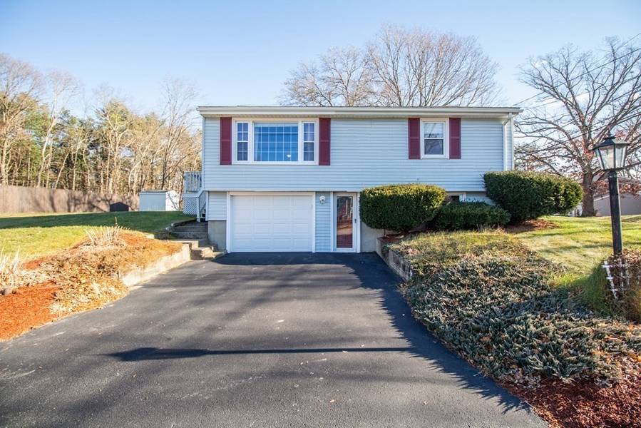 3 Wilbur St, Blackstone, MA 01504