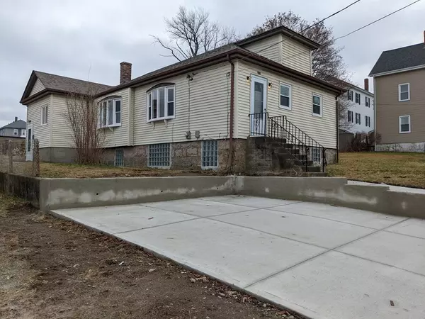 183 Fulton St, Fall River, MA 02720