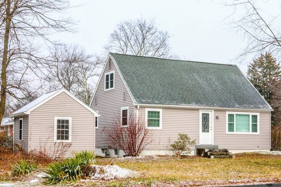 97 Westwood Ave, East Longmeadow, MA 01028