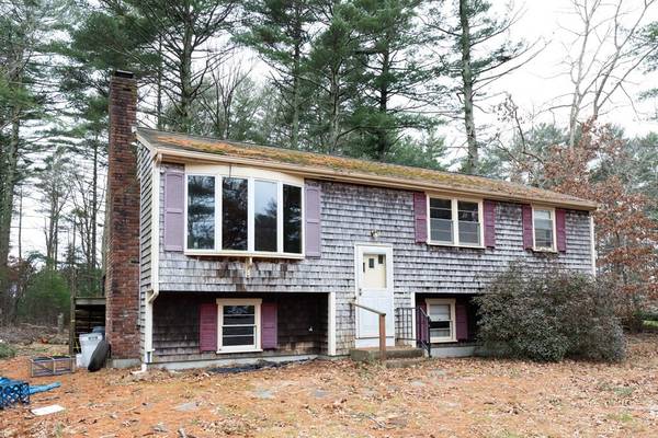 26 Great Meadow Drive, Carver, MA 02330