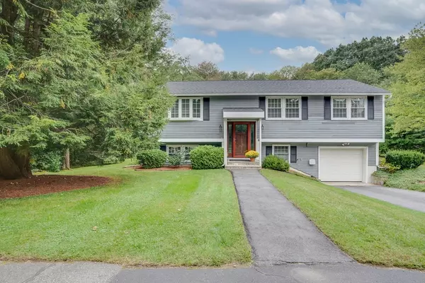 58 Dunster Rd, Bedford, MA 01730