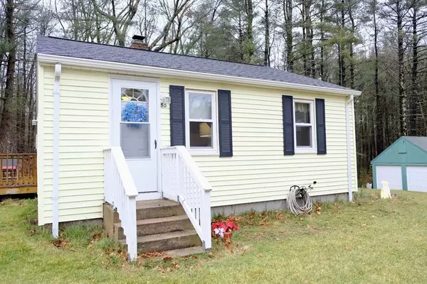 55 Nadeau Dr, Wrentham, MA 02093