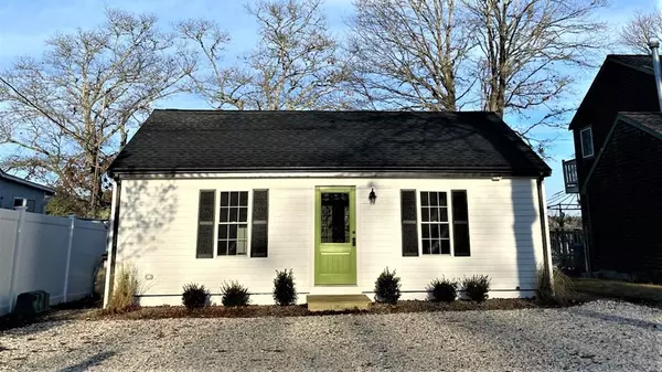 38 Agawam Dr, Wareham, MA 02538