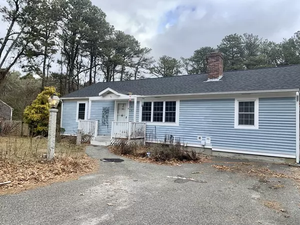 28 Hoover Rd, Yarmouth, MA 02673