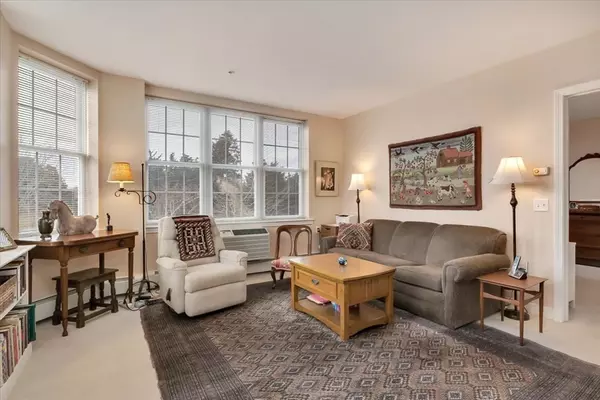 Provincetown, MA 02657,100 Alden Street #201