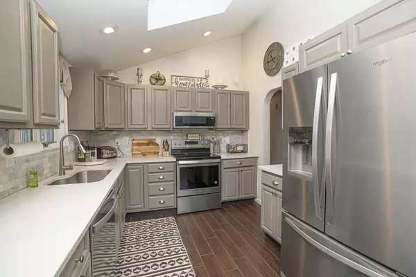 Stoughton, MA 02072,73 Davis Rd