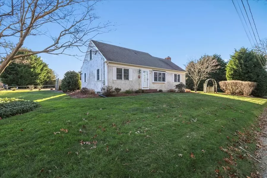 11 Pleasant Place, Chatham, MA 02633