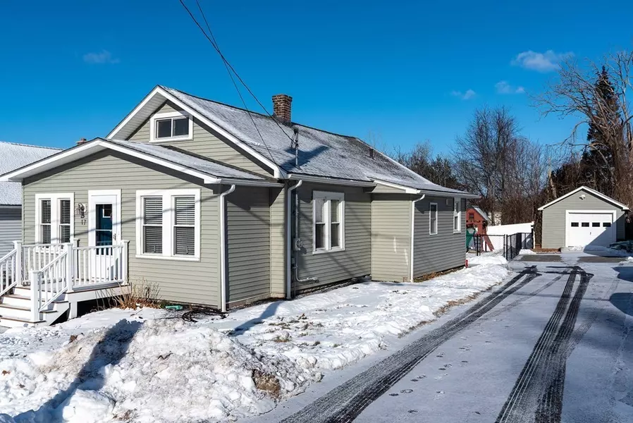 17 Johnson St, Millbury, MA 01527