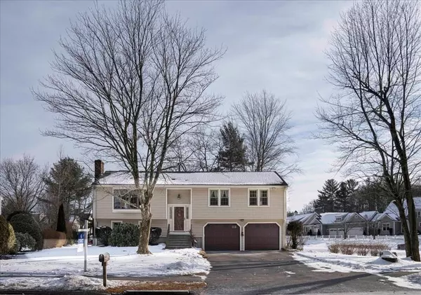 102 Lincoln St, Northborough, MA 01532