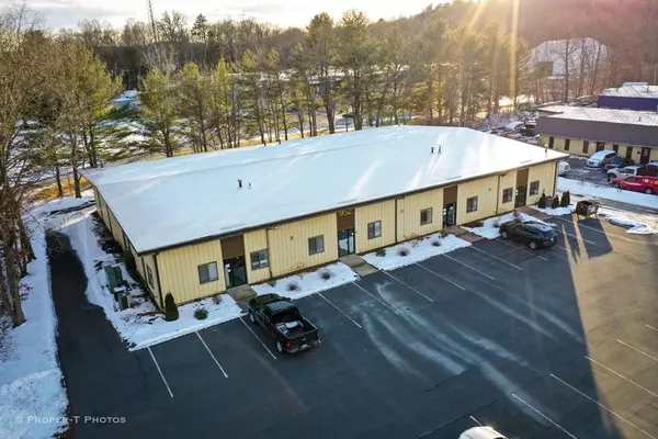 Agawam, MA 01001,952 Suffield St