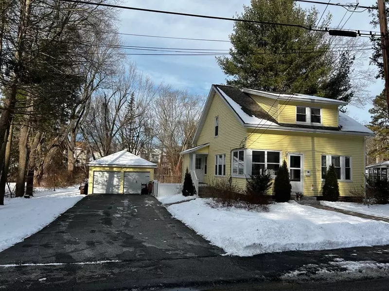 6 Meadow St, Auburn, MA 01501