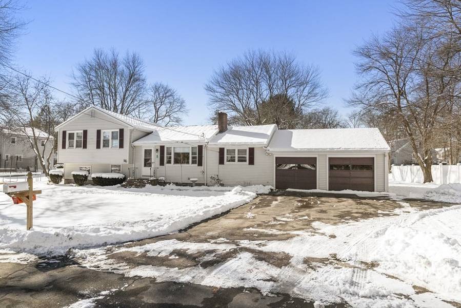 16 St. James Rd, North Attleboro, MA 02760