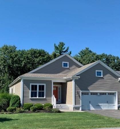 27 Rockwood Ln #27, Upton, MA 01568