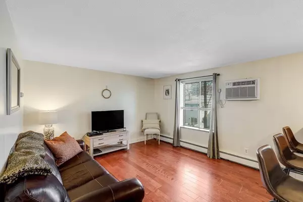 Wakefield, MA 01880,3 Richardson St #A6