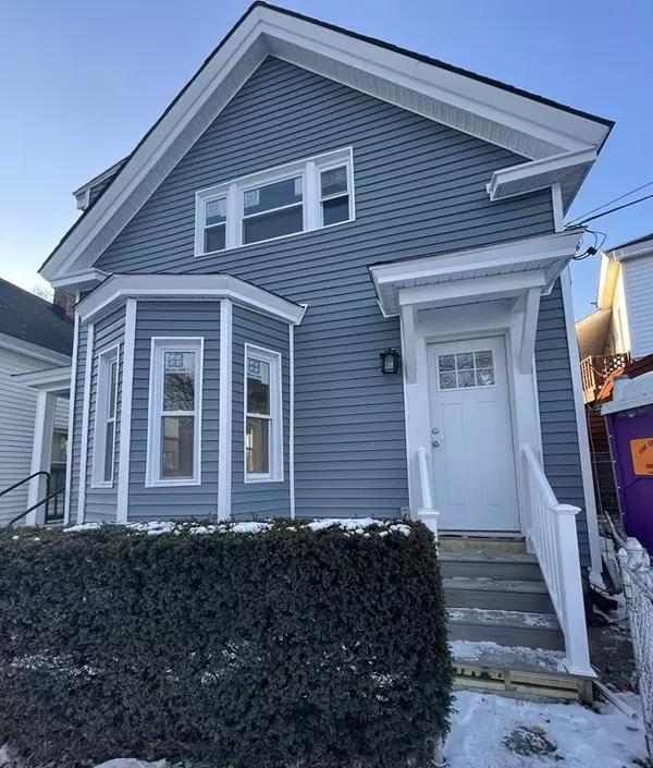 64 Jewett St, Lowell, MA 01850