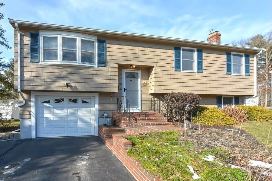 16 Childs Ln, Foxboro, MA 02035