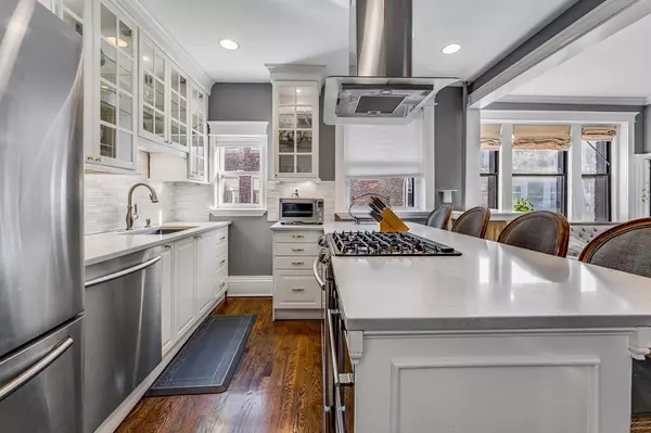 Boston, MA 02115,378 Riverway #6