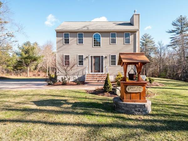 33 Flagg Swamp Rd, Freetown, MA 02717