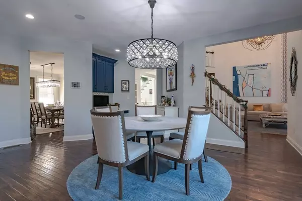 Walpole, MA 02081,5 Shady Ln