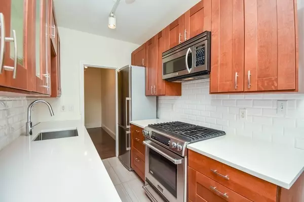 Boston, MA 02215,62 Queensberry #404