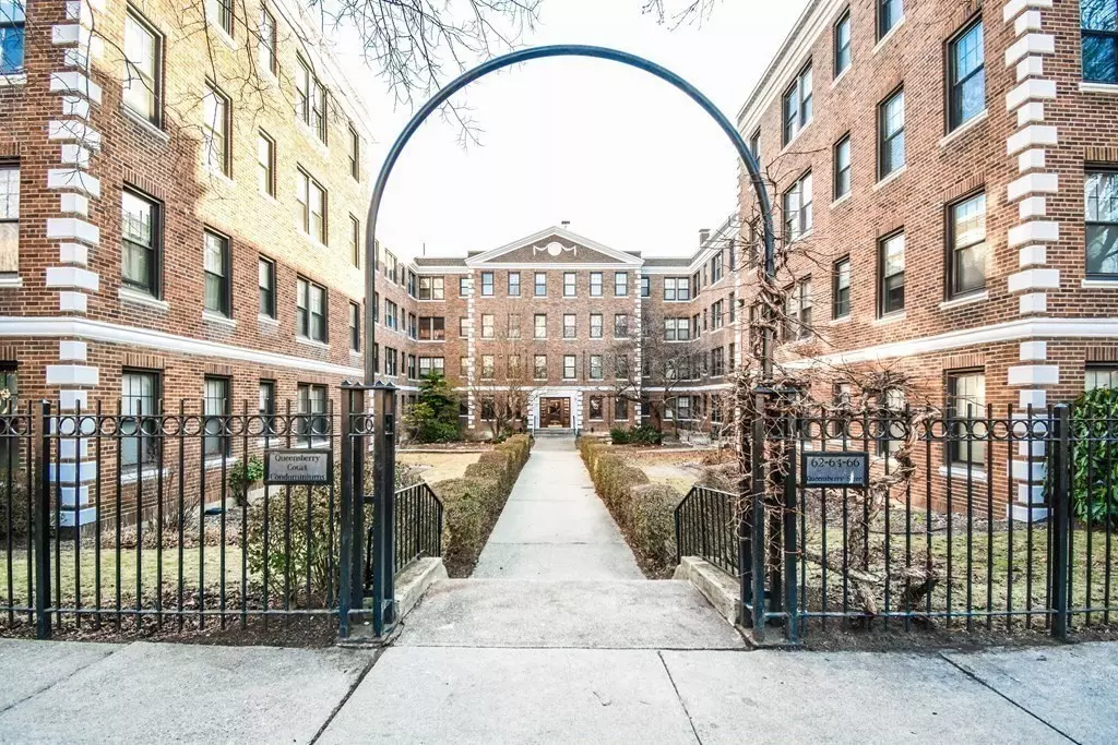 Boston, MA 02215,62 Queensberry #404