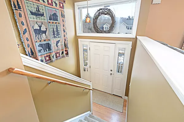 Webster, MA 01570,10 Ragina Ave